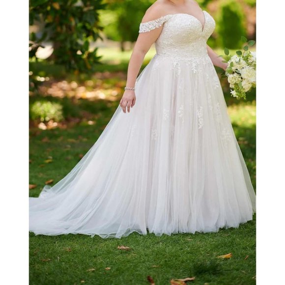 Stella York 6809 Off-the-Shoulder Romantic Princess Ballgown Size 22 (SAMPLE) - Picture 1 of 8